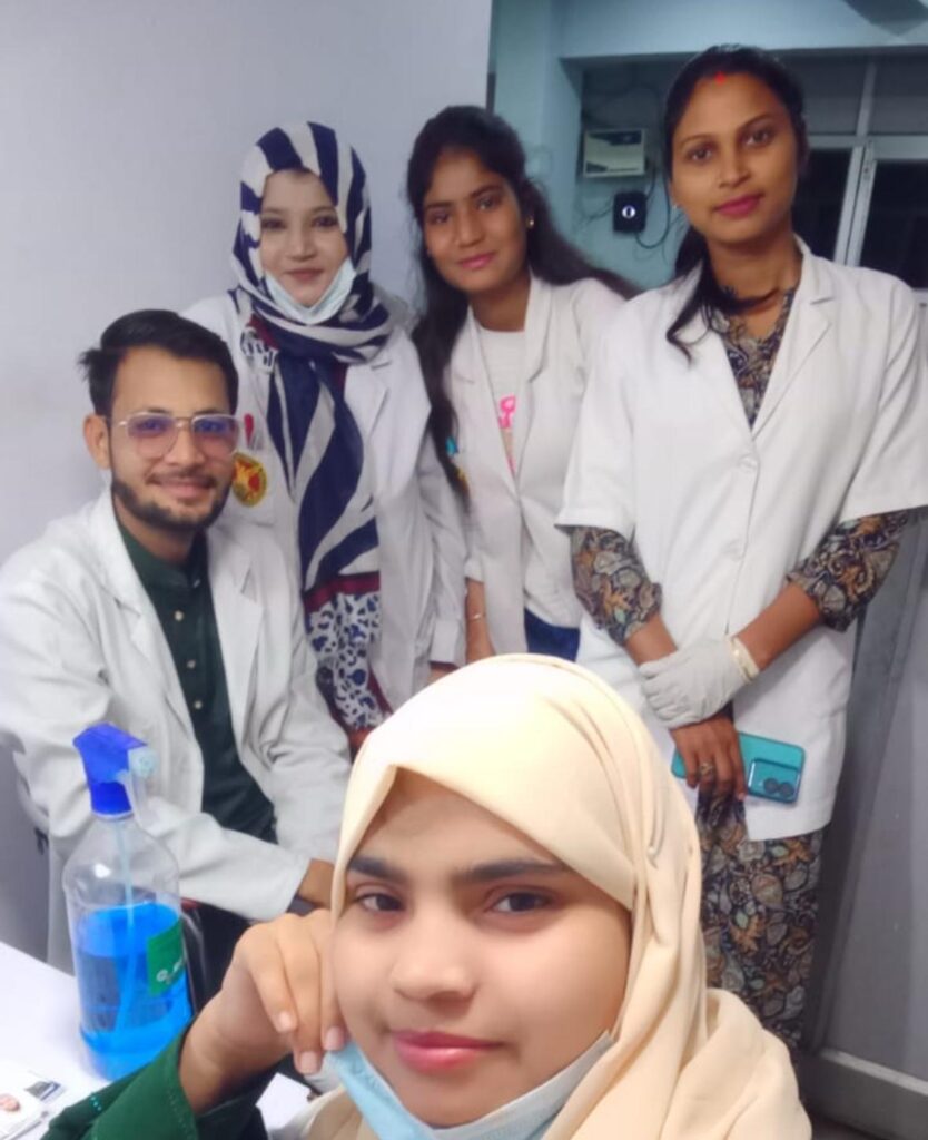 Practical's of DNL Paramedic Students at Alliance Pathology Lab, City Station, Lucknow