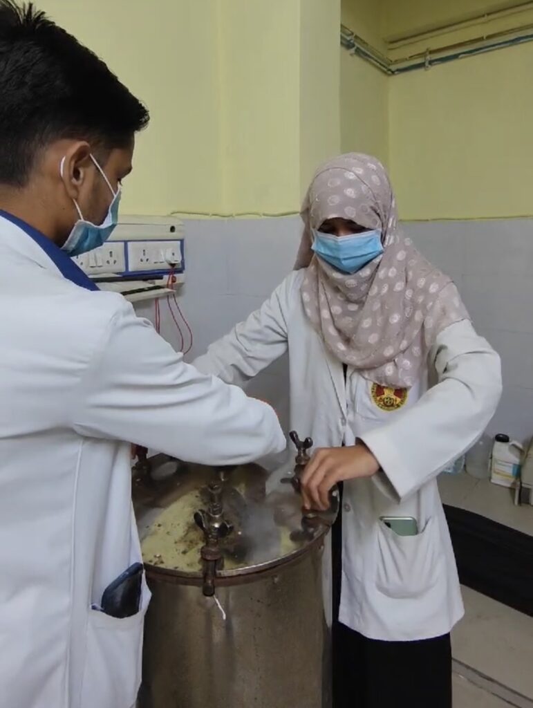 Practical's of DNL Paramedic Students at Zenith Hospital, Lucknow