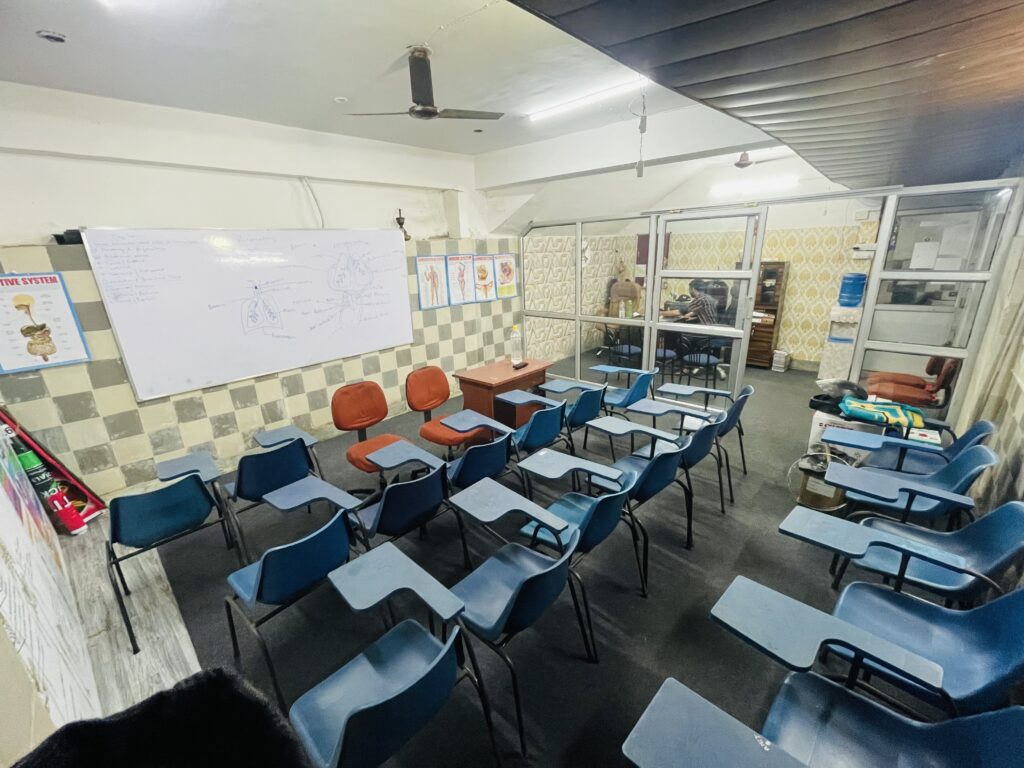Lecture Class at Dot N Line Institute (The International Institute for Allied Health Sciences) , Zenith Hospital, Lucknow