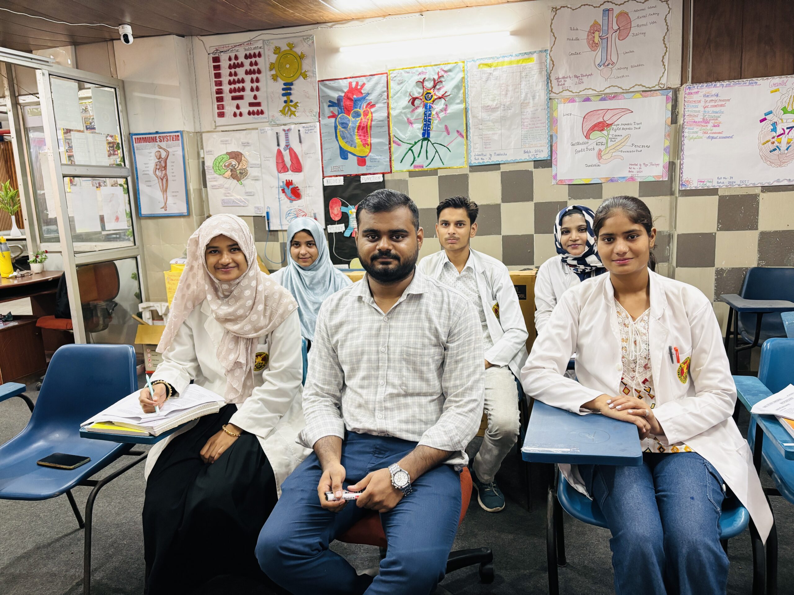 Shoaib Ahsan Sir with Paramedical Students of Batch 2024 at Dot n Line Institute Zenith Hospital