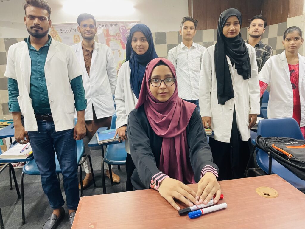 Dr Aanisa Ma'am taking Theory Classes of Paramedical Students of DMLT and DOTT Batch 2024 at Dot n Line Institute Zenith Hospital
